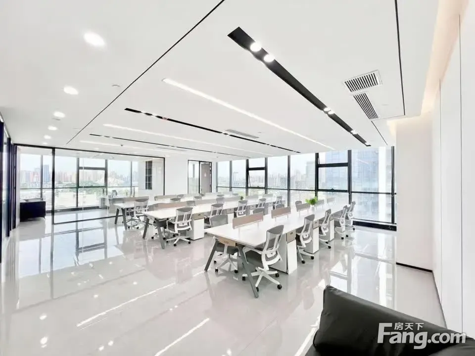 无中介费丨三环路边甲写·4隔间30卡位丨双面采光·奔驰大厦!