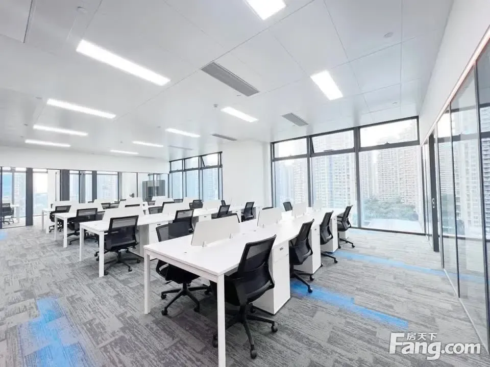 科技软件现房丨低公摊·双面采光5隔间40卡位·无加时费·免佣