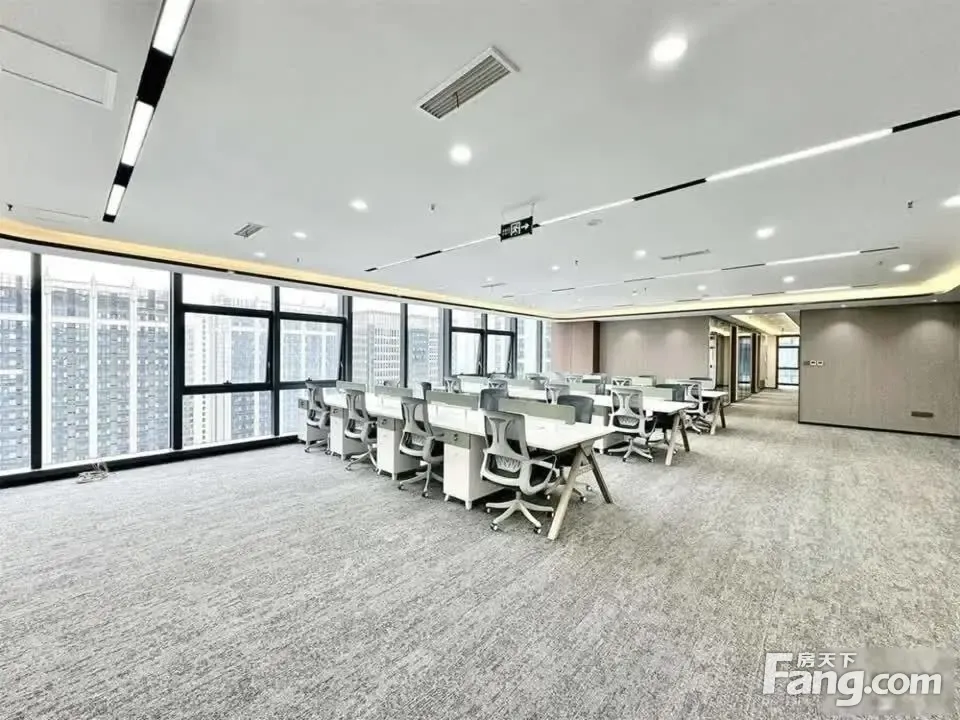 正电梯口·精装接待房源丨动静分区8隔间60工位丨双面采光户型