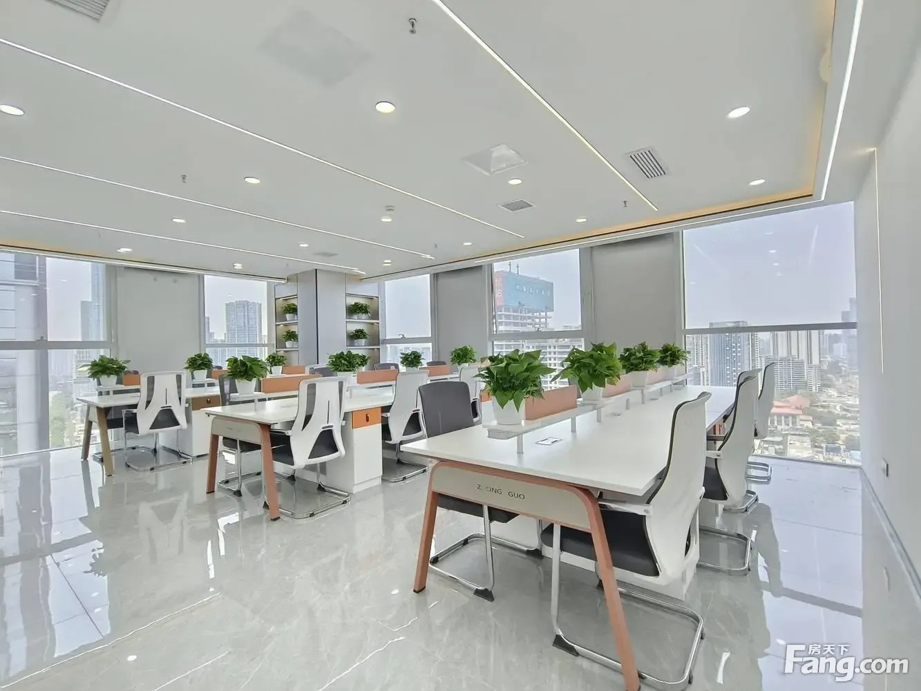 双地铁口!双面采光丨动静分区4隔间24工位丨大气前台接待现房