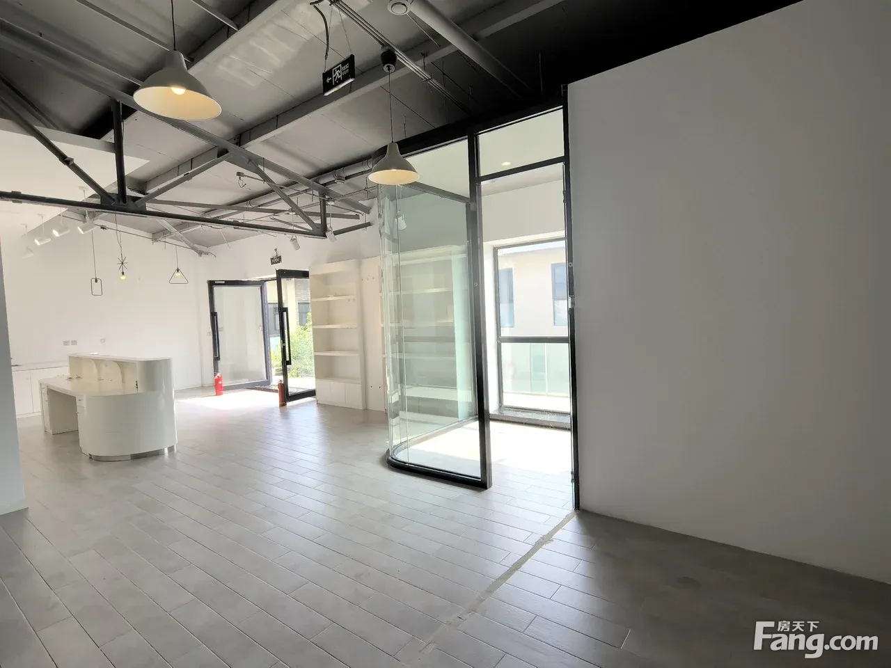 酒仙桥地铁14号线将台站新出便宜房源186平2.5元可注册
