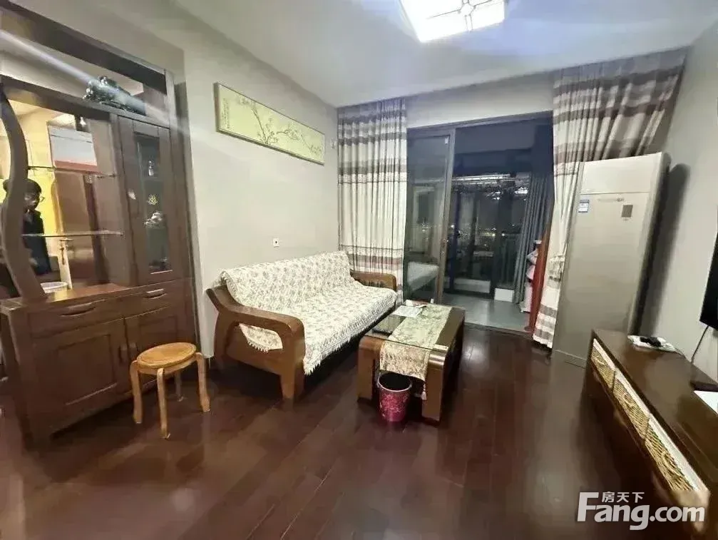 季景铭郡 精装两房带地暖 靠近银翔湖 采光好 看房方便