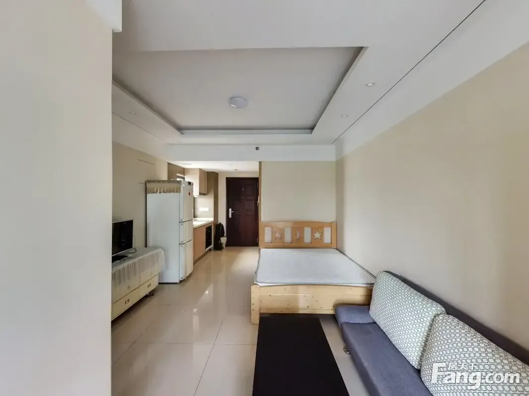 特发和平里 龙胜地铁口精装一房 东南向 3200元/月