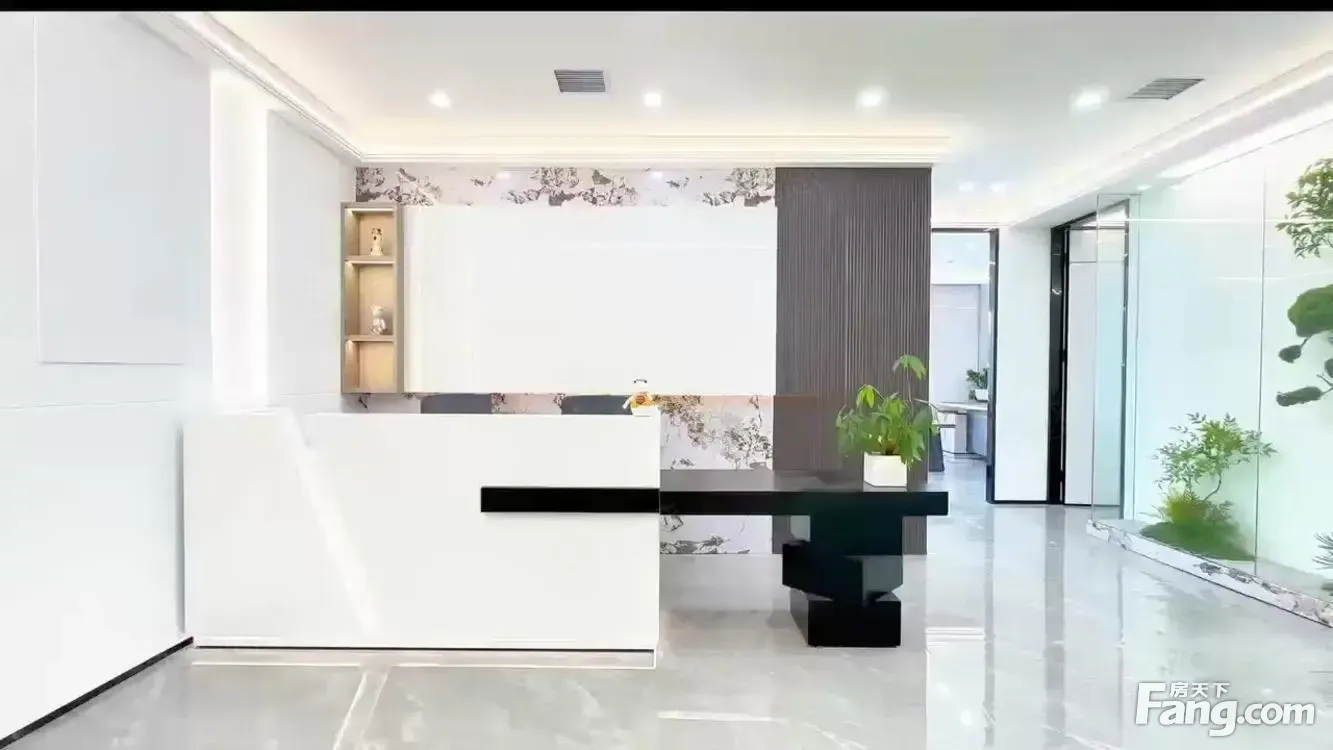 市中心!地铁口好招人丨对面就是活水公园丨拎包入住双面采光