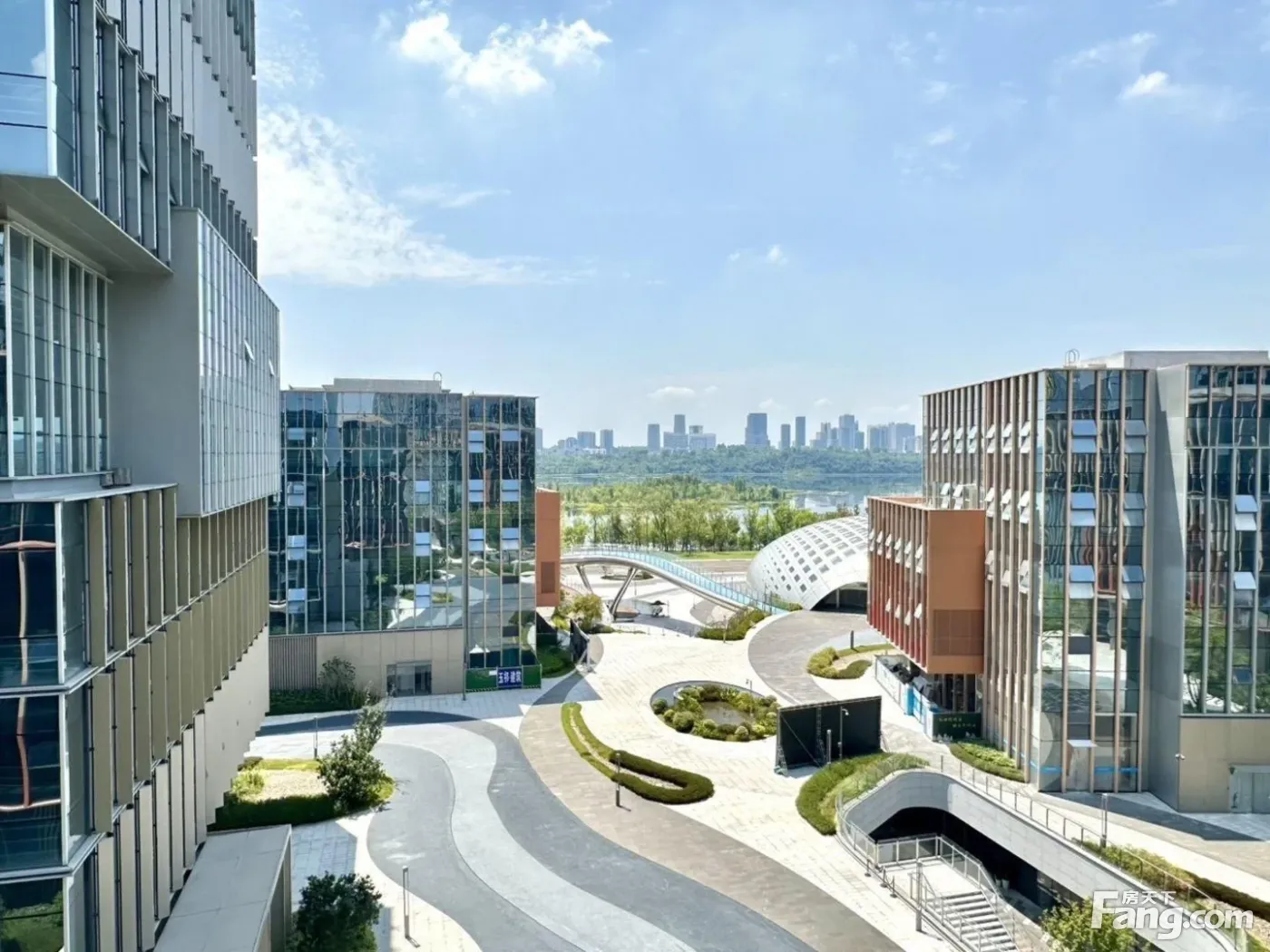 兴隆湖纯独栋看湖带阳台丨可租可售户型方正适合总部国央企集团