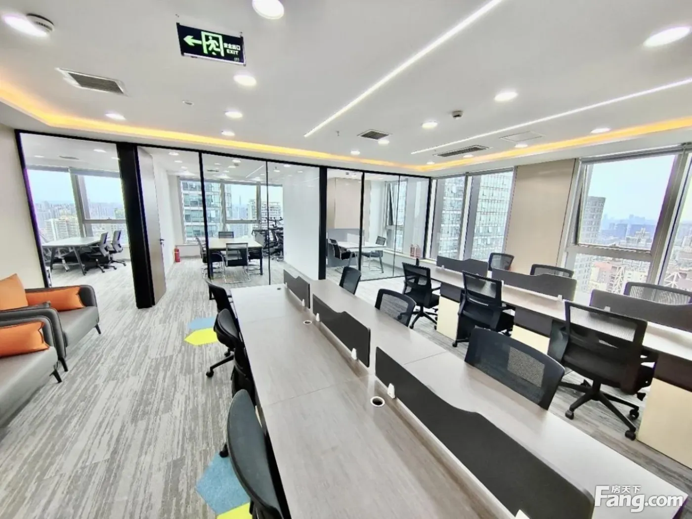 春熙路!高区视野双面采光!3隔间12工位接待现房!24H空调