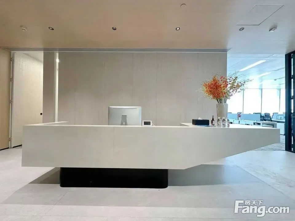 大理石前台!天府大道地标楼宇丨高区朝南户型·5隔间24卡位!
