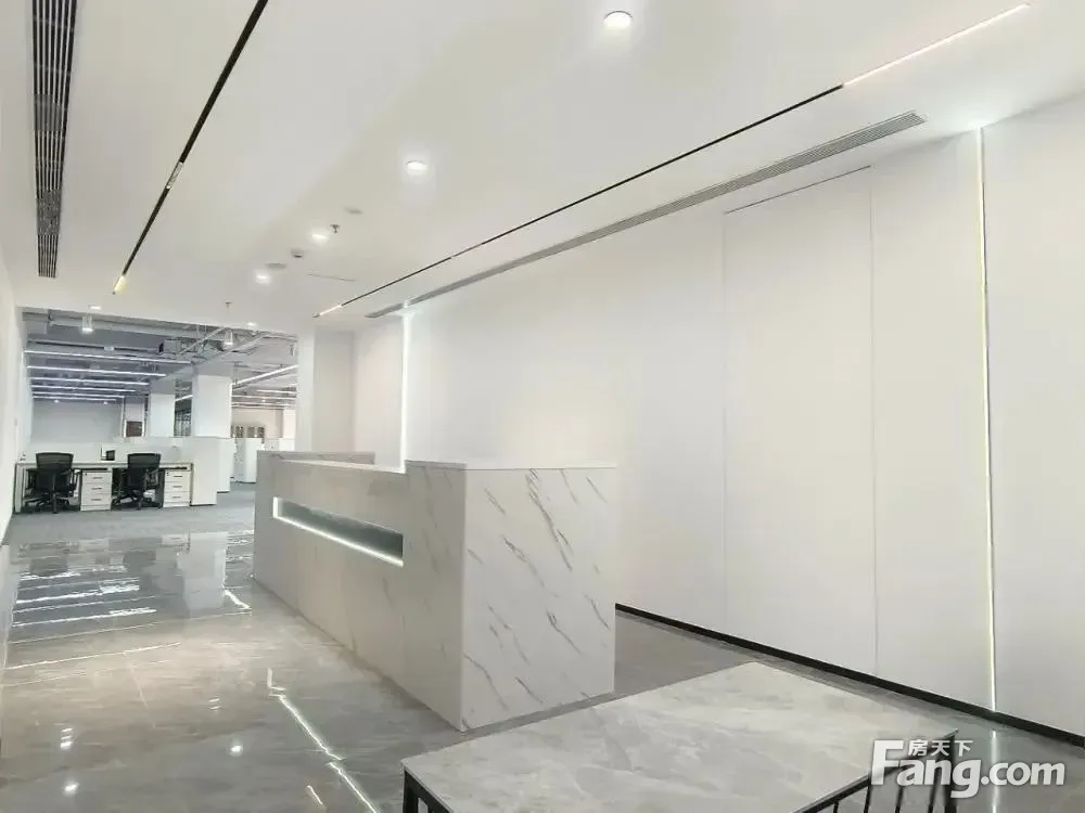 精装修丨正对电梯丨东南采光丨紧邻地铁双规丨特价