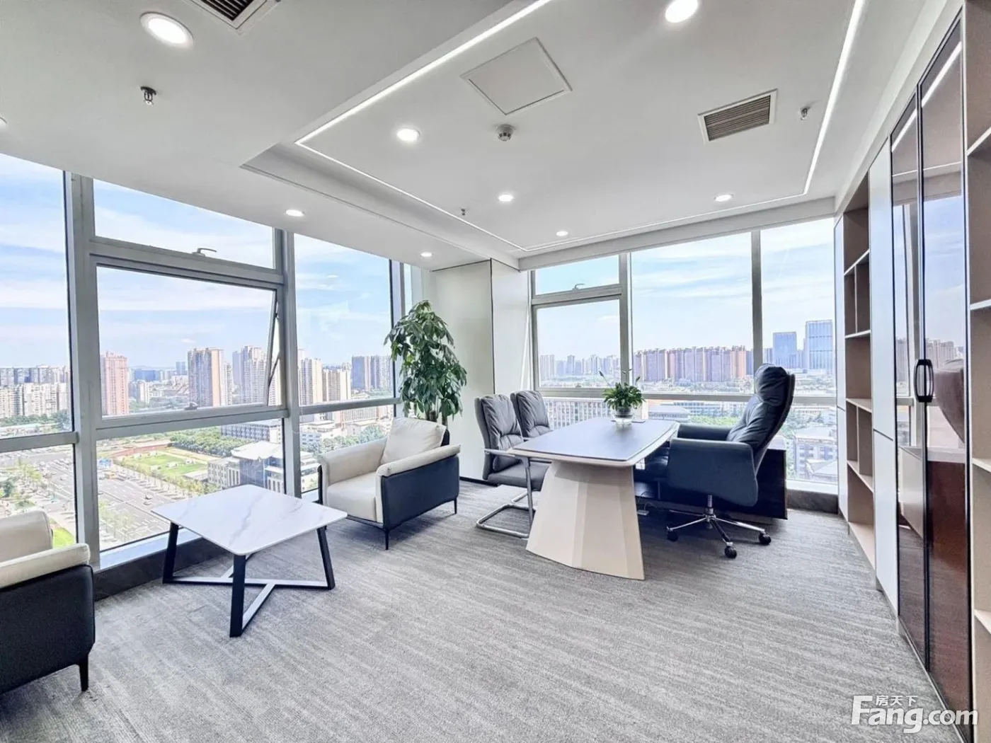 华府国际丨超通透老板室(3隔8卡)双面采光仅4800手慢无