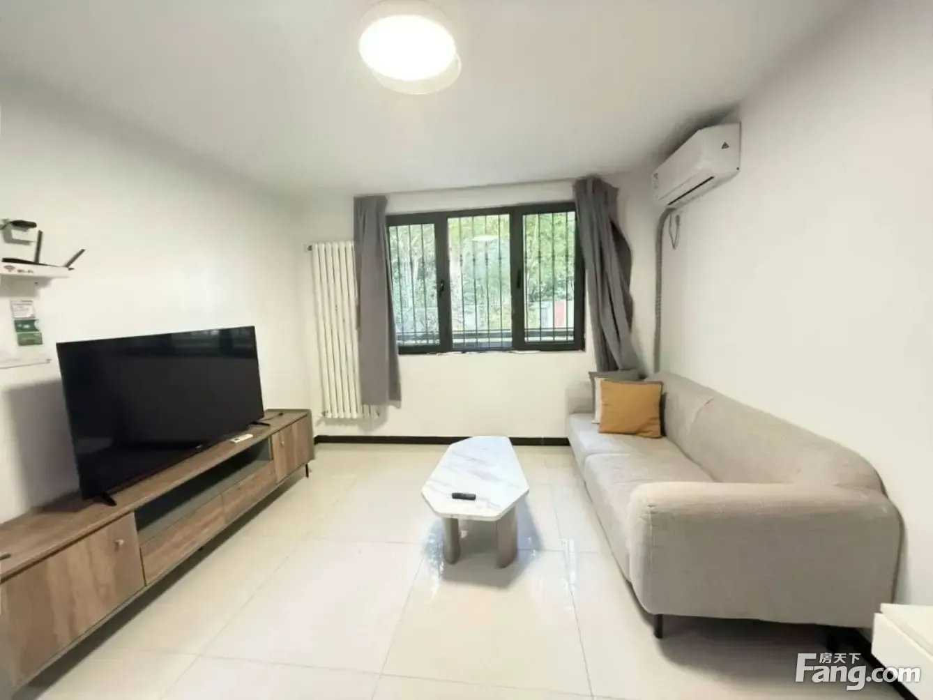 回龙观精装两居室 距离地铁200m 免押金可月付