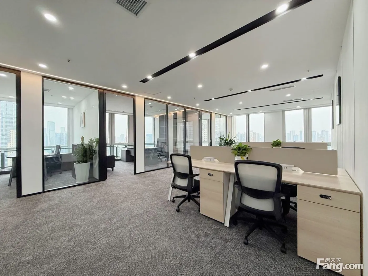 东一环·精致小户型·双面采光户型丨3隔间18卡位·接待办事处