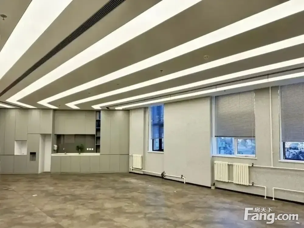 独栋独院办公室丨地铁口房源丨层高5米丨恒通商务园望京soho