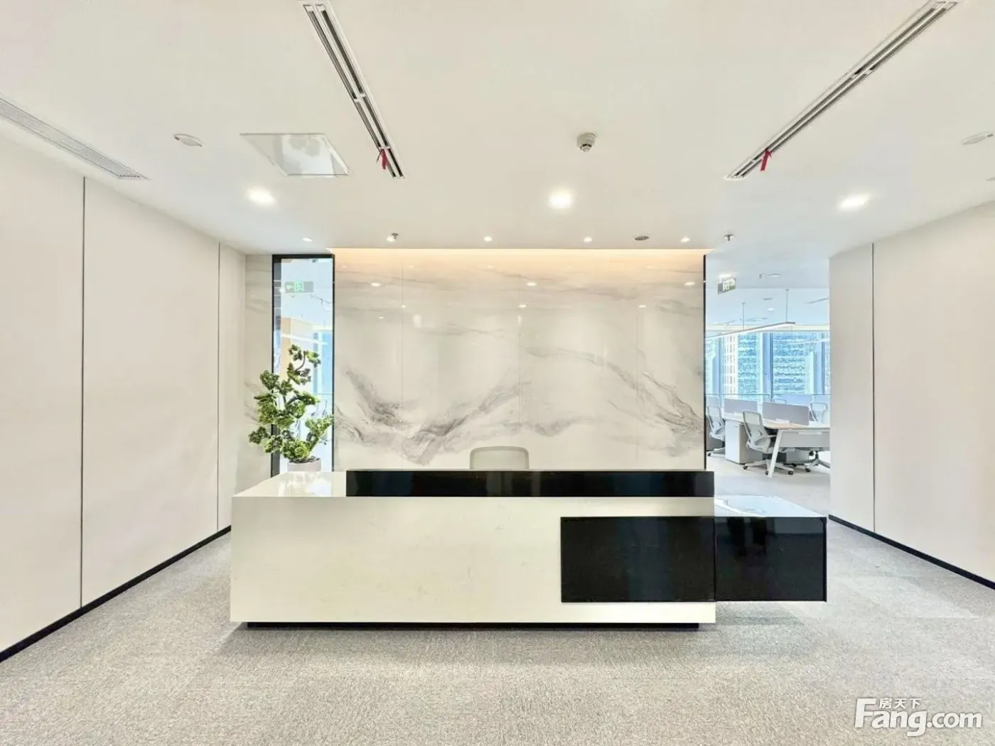 正电梯口·商务装修丨科技型企业·开放式休息区丨5隔间40卡位