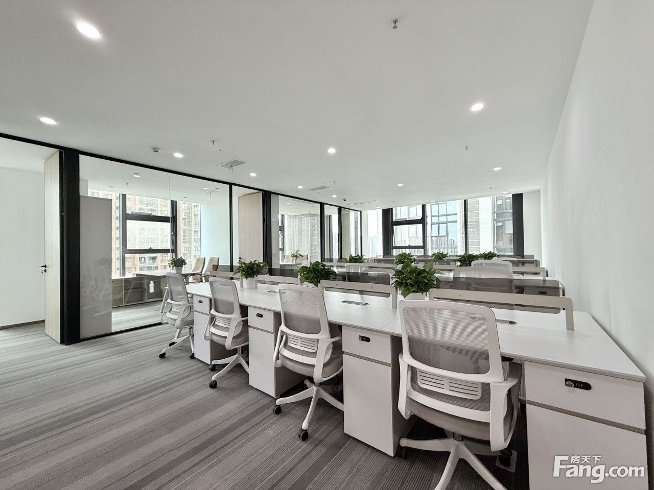 压二付三可享受特价28/平|4隔间28工位|楼下地铁 宸光里