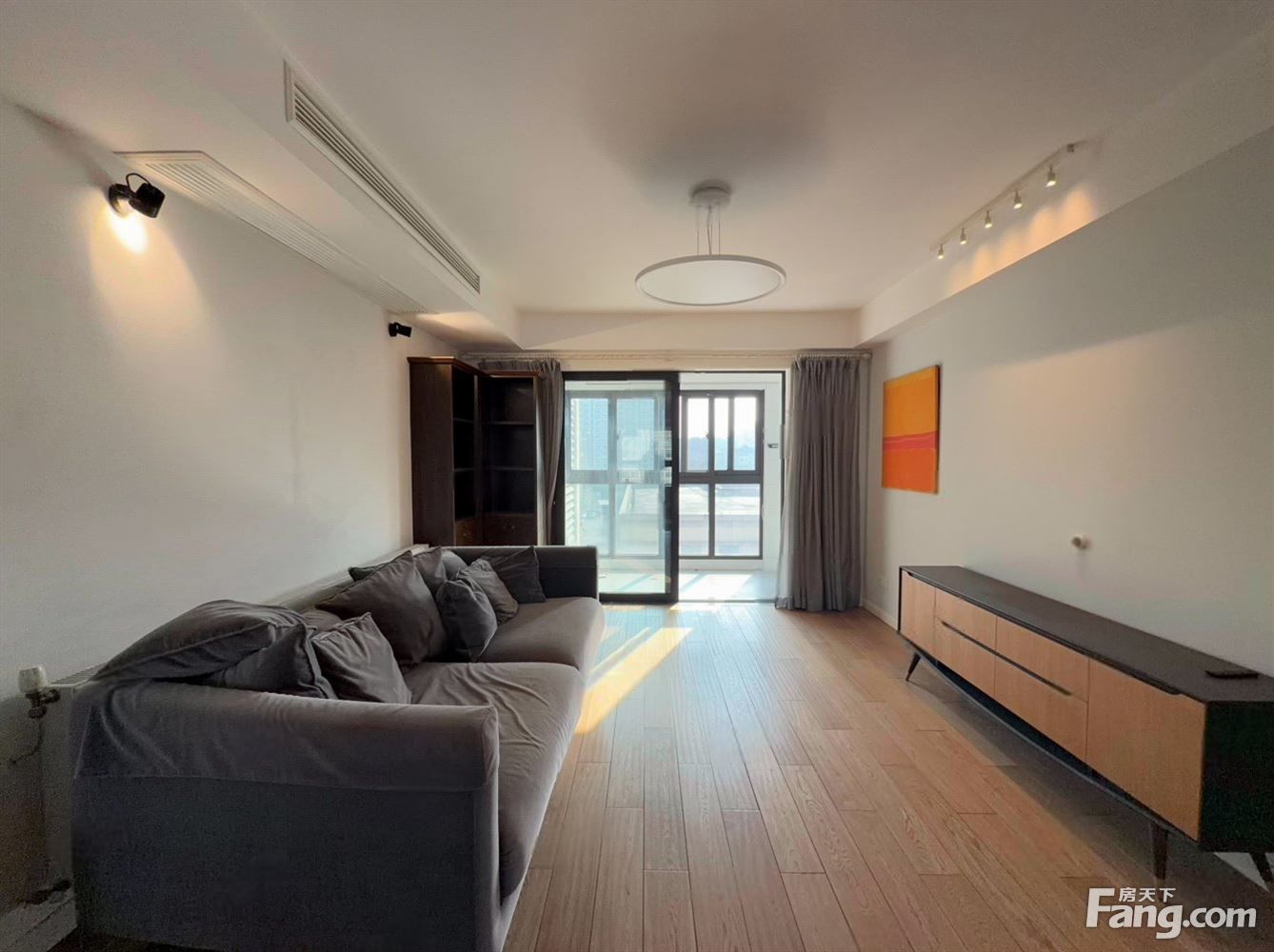 实拍 景瑞上府 精装三室二厅二卫 家具家电齐全 多套出租