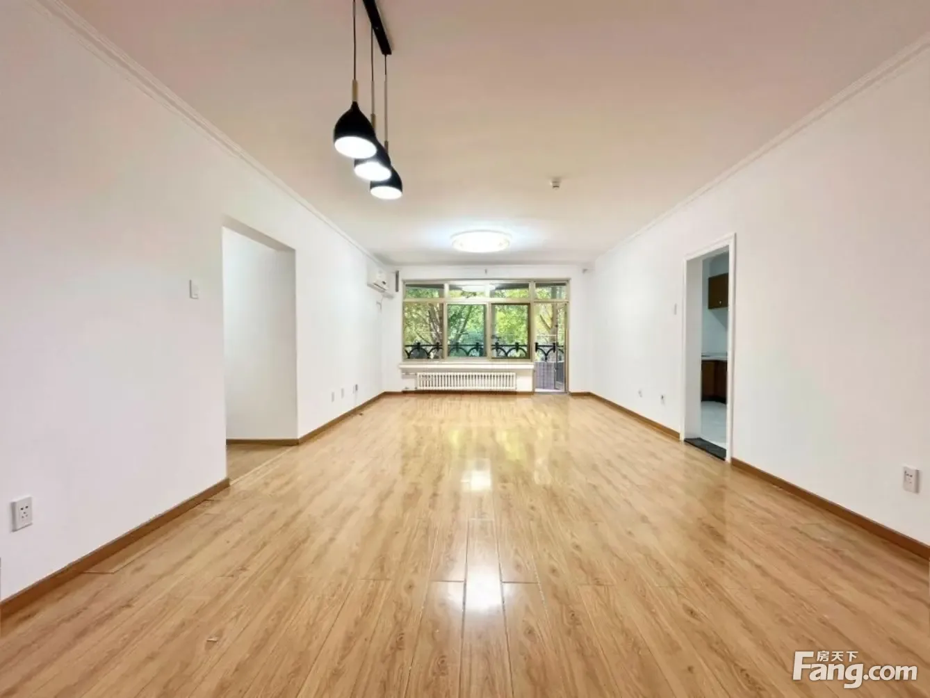 朝阳公园西门,清境明湖南向两居,家具可配齐带车位随时看