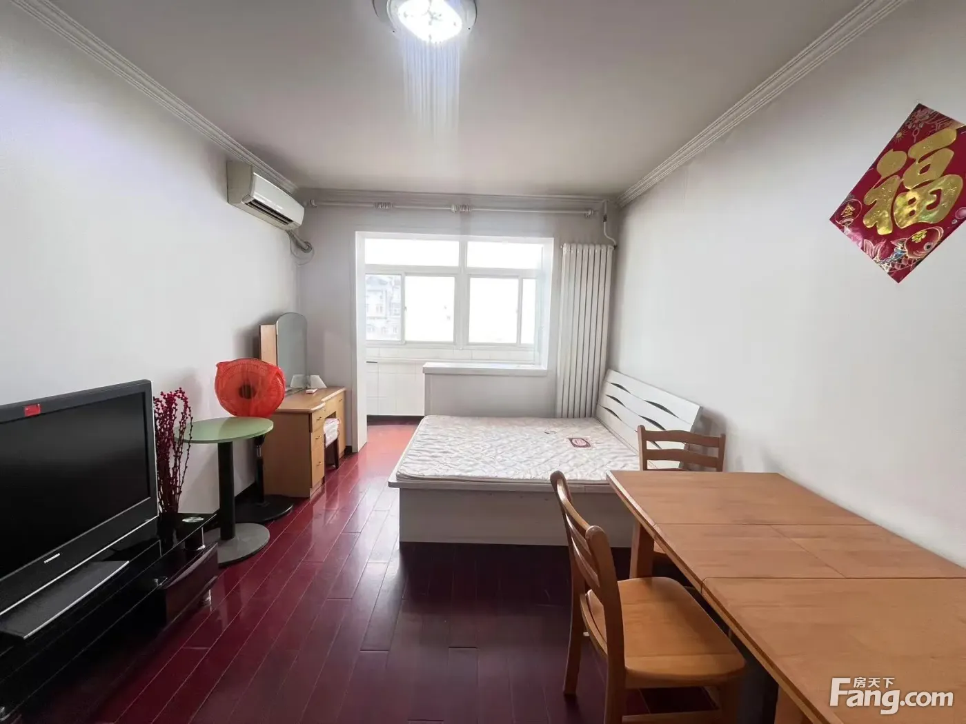 工体南路精装南向一居 电梯高层 月租5000