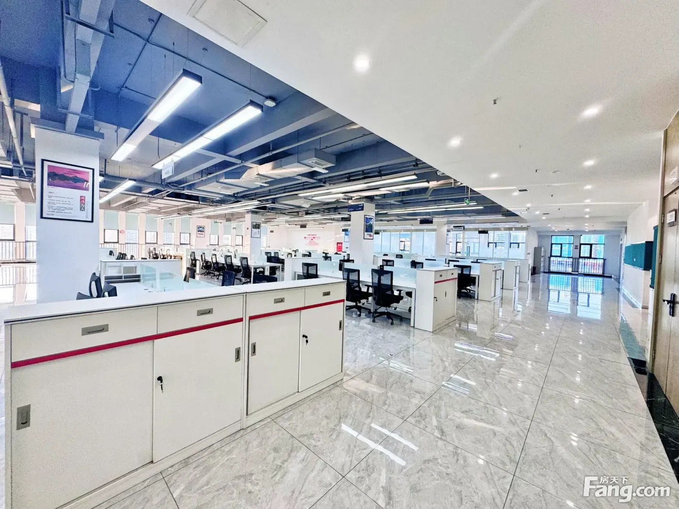 新川超图大厦1246平方公摊20精装带家具150个工位