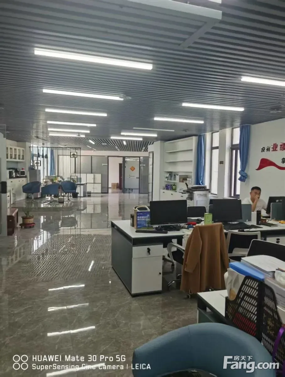 华控中心56平到1000平另有地铁房407平精装修带家具出租
