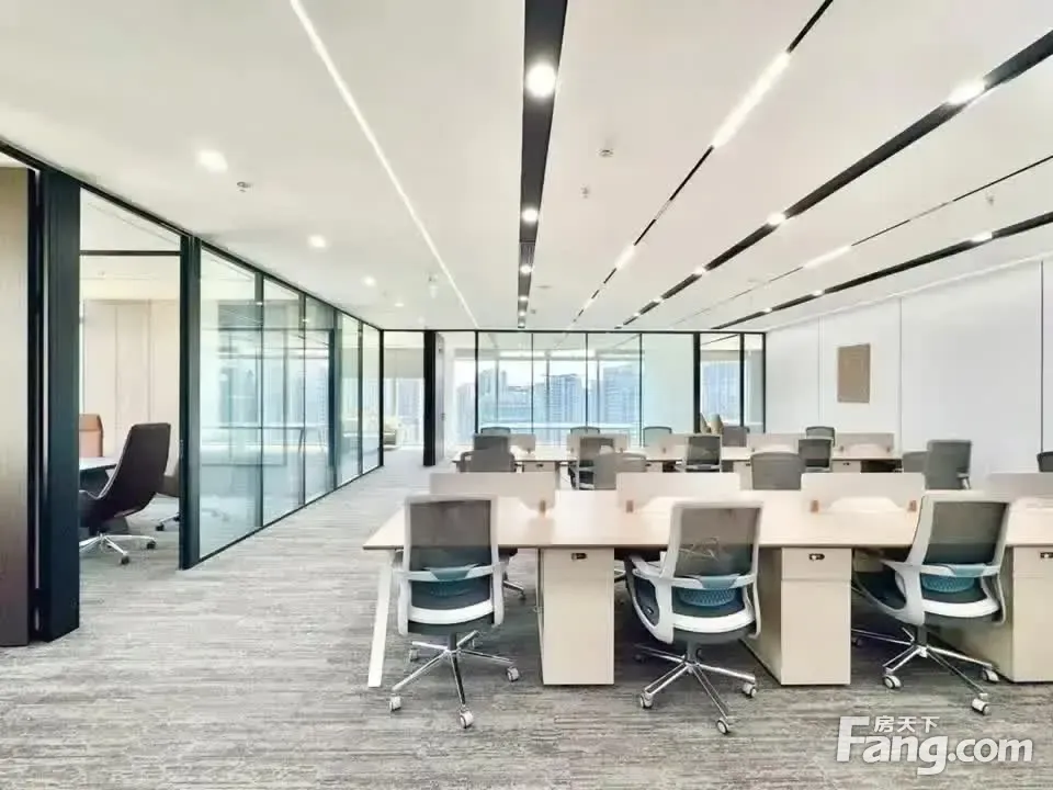 无中介费丨火车南站商圈·5隔间30卡位丨高新产权·招聘方便!