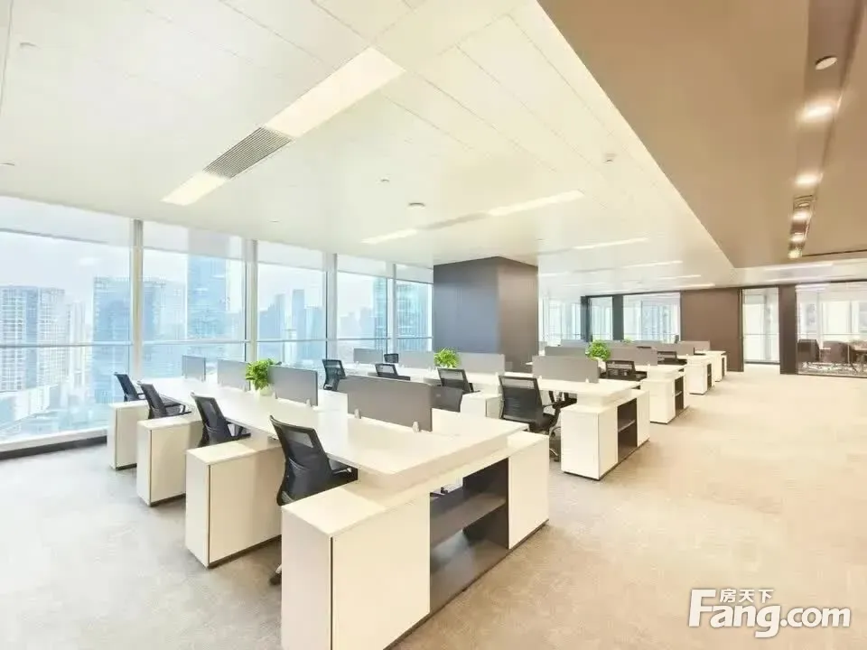 东二环新地标!商务豪装45卡位!双面采光·金融接待!光环中心