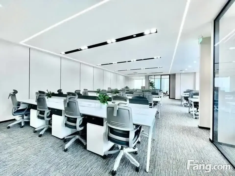 开发商直租·轻奢装修·大厅40卡位·科技软件房源·全天空调!