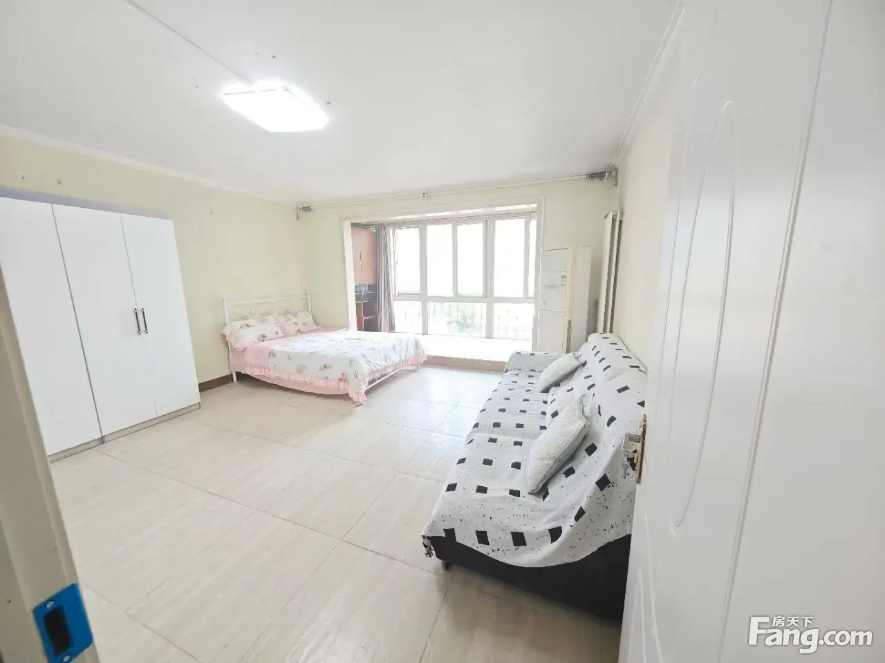 8 18双线回龙观东大街 天龙苑精装修厅卧带阳台 全女生合租