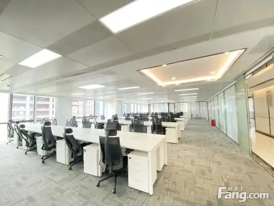 业主直租丨半层精装带家具丨大厅150卡位·拎包入驻·金周路!