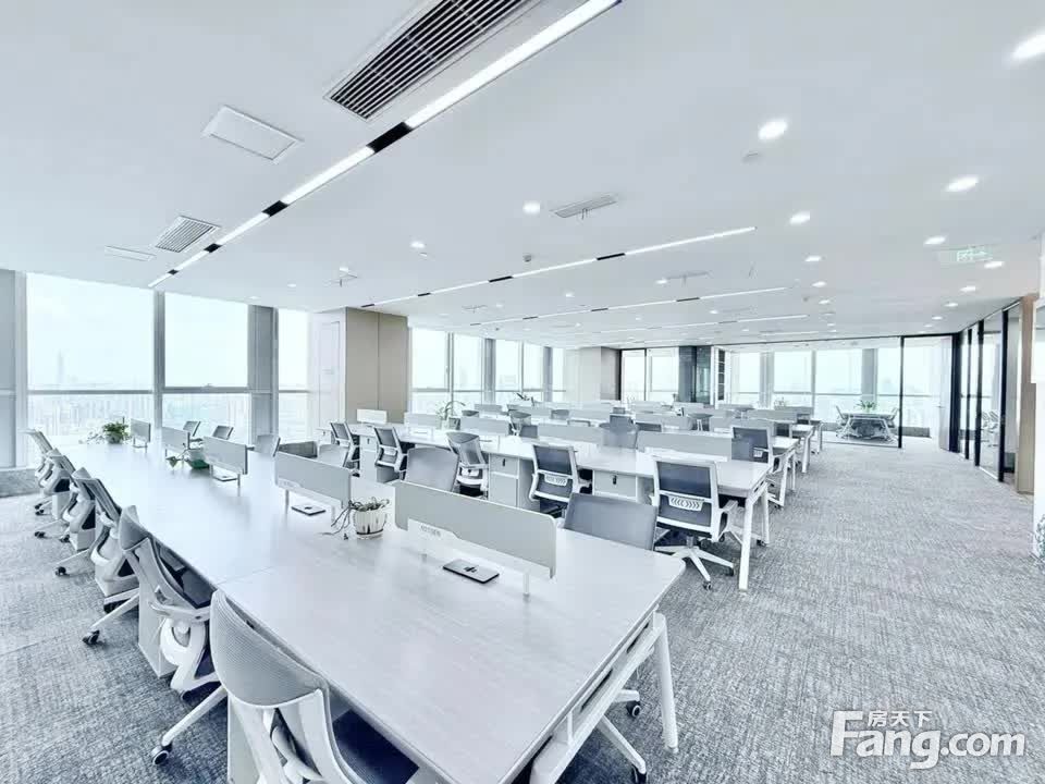 华润万象城·地铁上建丨500平职场·7隔间60卡位·双面采光