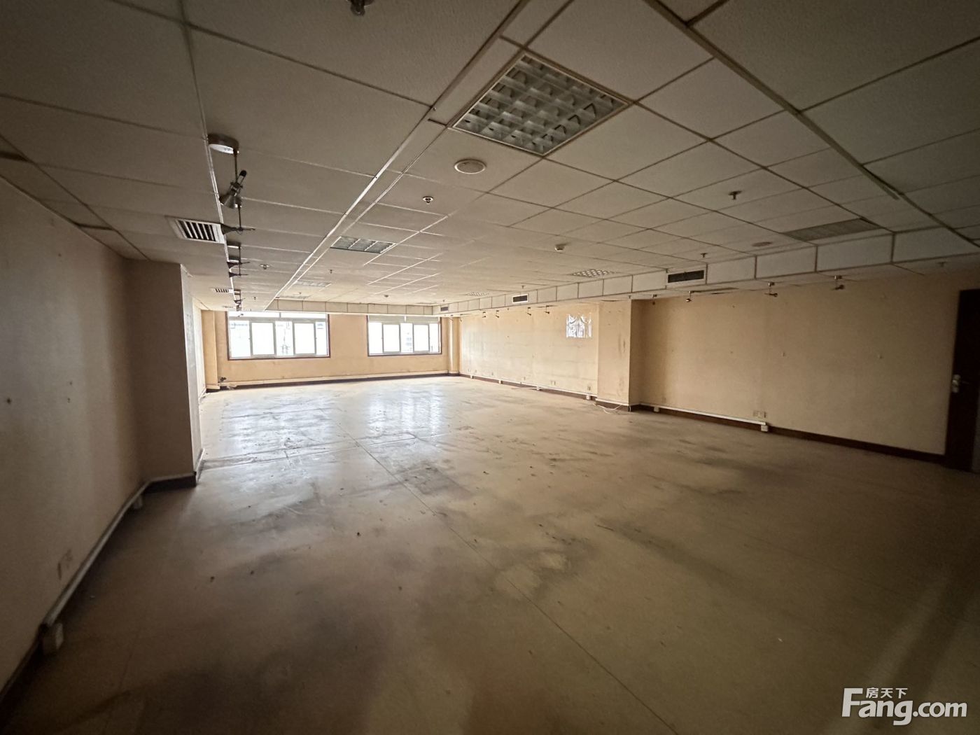 建工大厦/沈塘桥地铁站附近场地出租!可做酒店类业态,免中介费