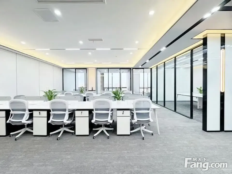 桐梓林地铁口丨轻奢简约风·4隔间20工位·全明通透丨名企聚集