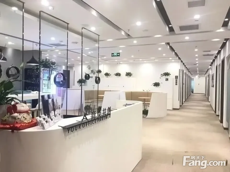 东二环 东大桥中复大厦 精装独立写字间 带全套家具 杂费全含