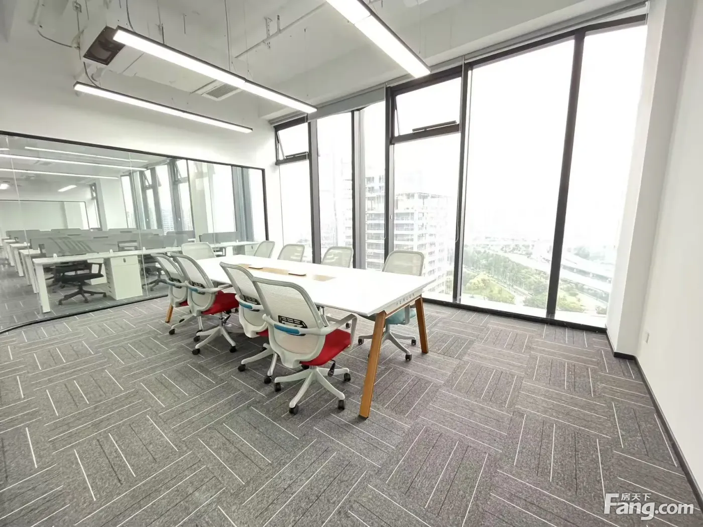 物联网街地铁口 400方精装带家具 孵化器高补贴 实图含税价