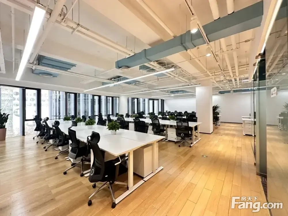 金融街丨丰融国际丨急租丨正对电梯丨户型方正丨使用率高丨精装修