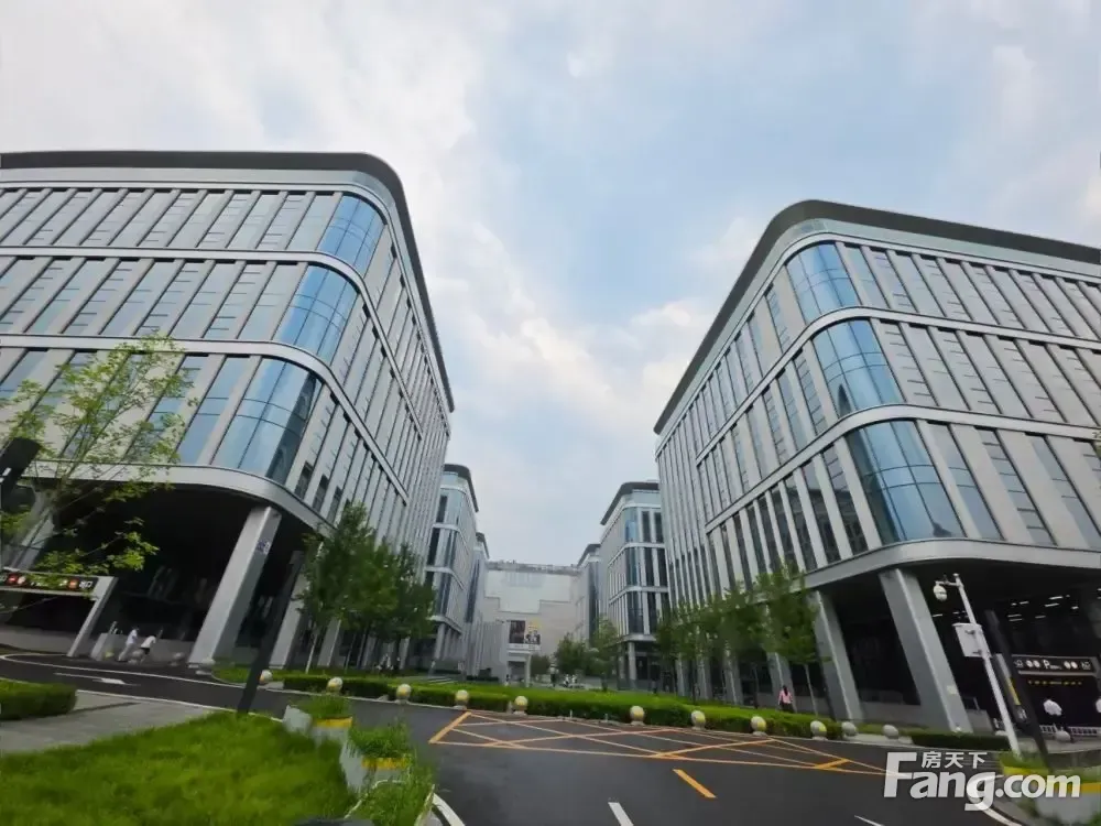 西北旺万象汇丨地铁上办公楼丨冠辰大通大厦丨整层独栋可出租