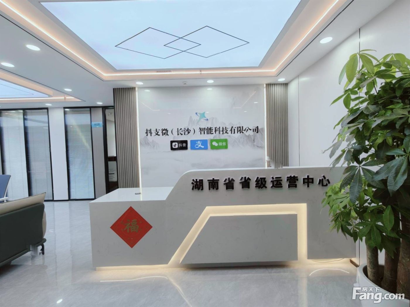 中建万坤图喜盈门,德思勤 50 至 2000 平面积都有