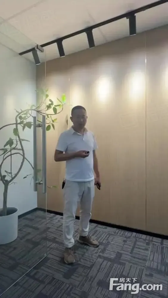 可注册丨万元房租得210平南向 方正户型 机器人产业园