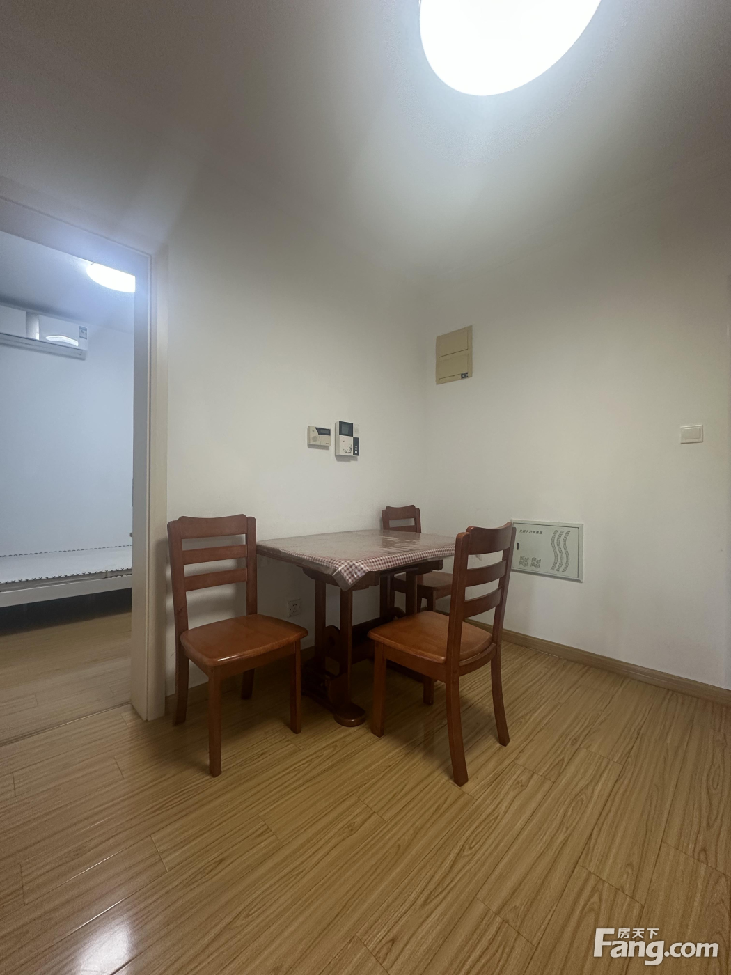 青浦城区精装三房 电梯低层南向 月租3300元