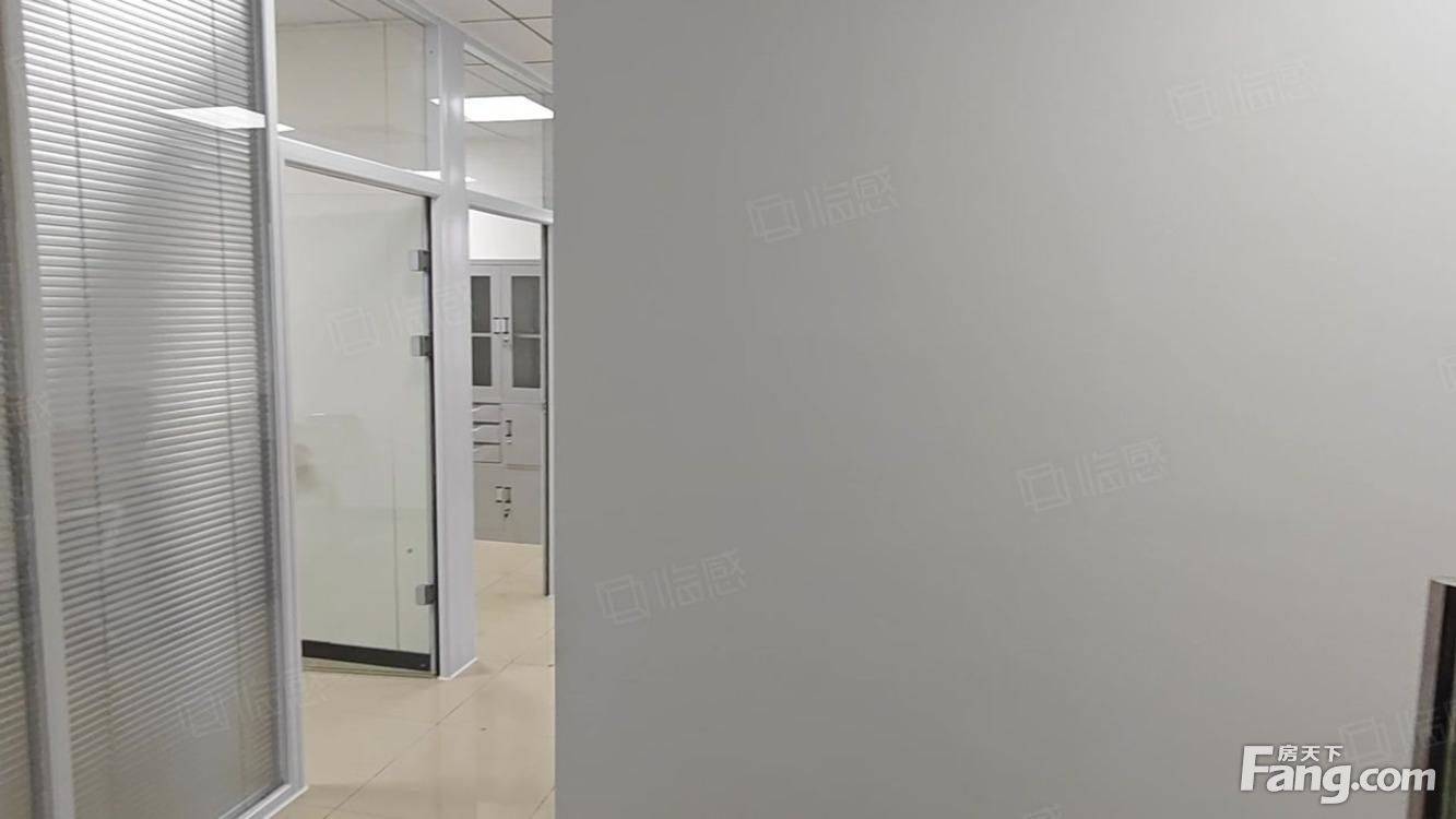 同济南路地铁口 115平精装带家具 可注册环评立项
