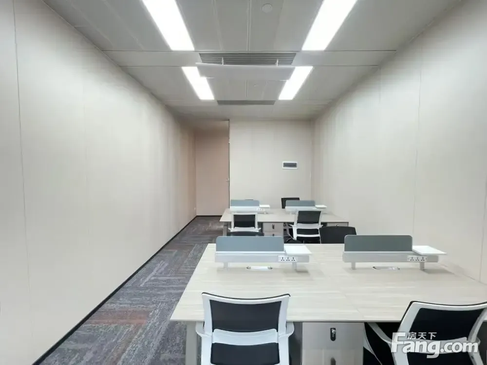 汉溪长隆地铁口保奥广场 精装小办公室出租