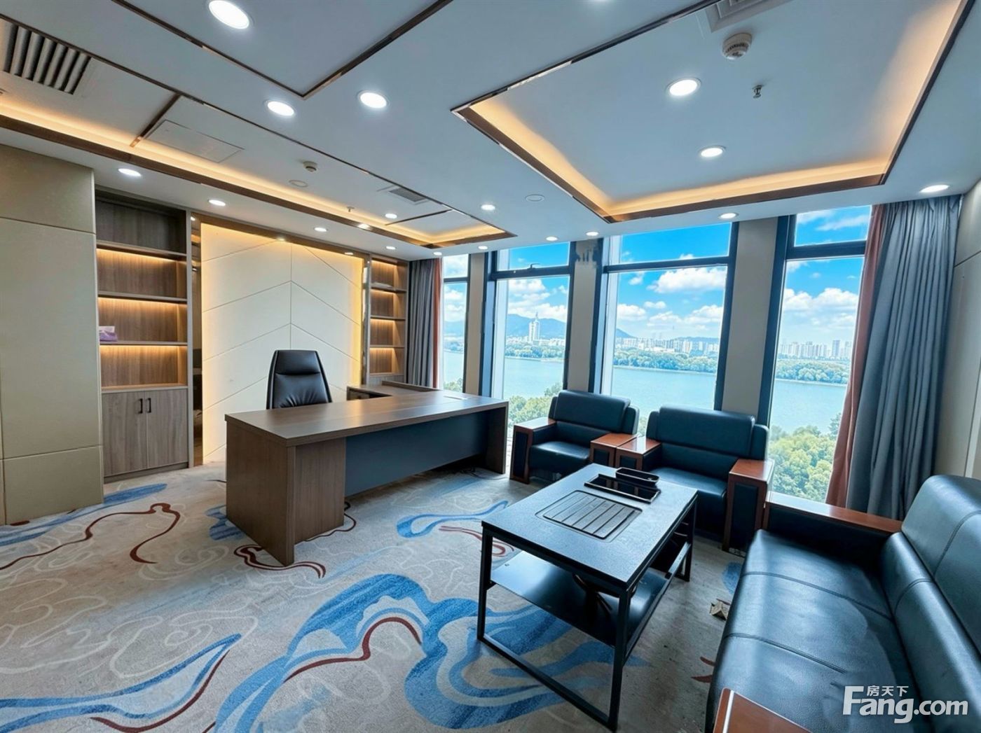 一线江景!电梯口小户型!家具可调!万达广场!多面积可随时看房