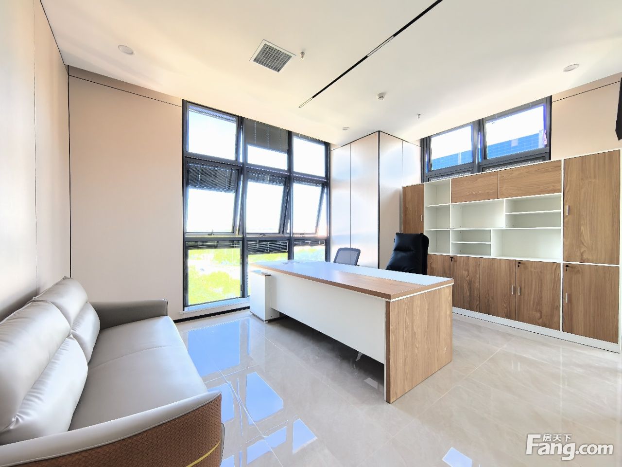 省府商圈板块丨旺利宸大厦丨400平方丨24H空调丨精装带家具