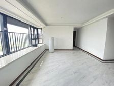 绿地精装现房,陆中湾江景房,滨海双语,随时看房