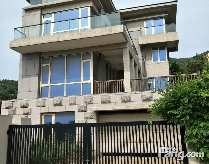 威海 碧海庄园一期一线海景大独栋别墅1080平带环绕大