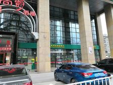 财富广场旁邮政银行门面出售 年租220万