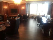 天鹅湖畔豪装写字楼出售