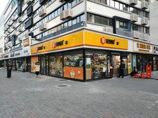 北京儿童医院!月坛公园!南礼士路地铁口!把角3门头18米展示