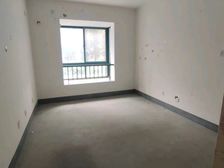艺泰安邦飞机户型大三房急售 赠送三个大飘窗