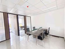 全套家具!高新区华恒建设大厦85平精装带两隔间!租