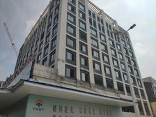 叠彩主干道两面临街一二楼旺铺3555平一楼豪装3800万